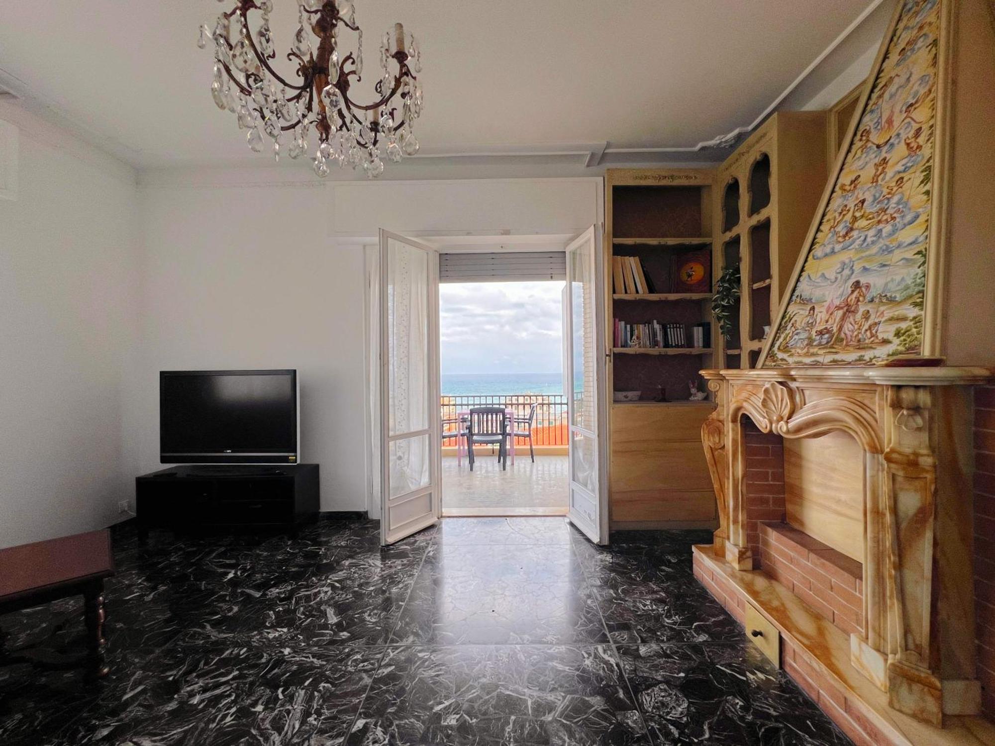 Ampio Appartamento Con Vista Varazze Bagian luar foto